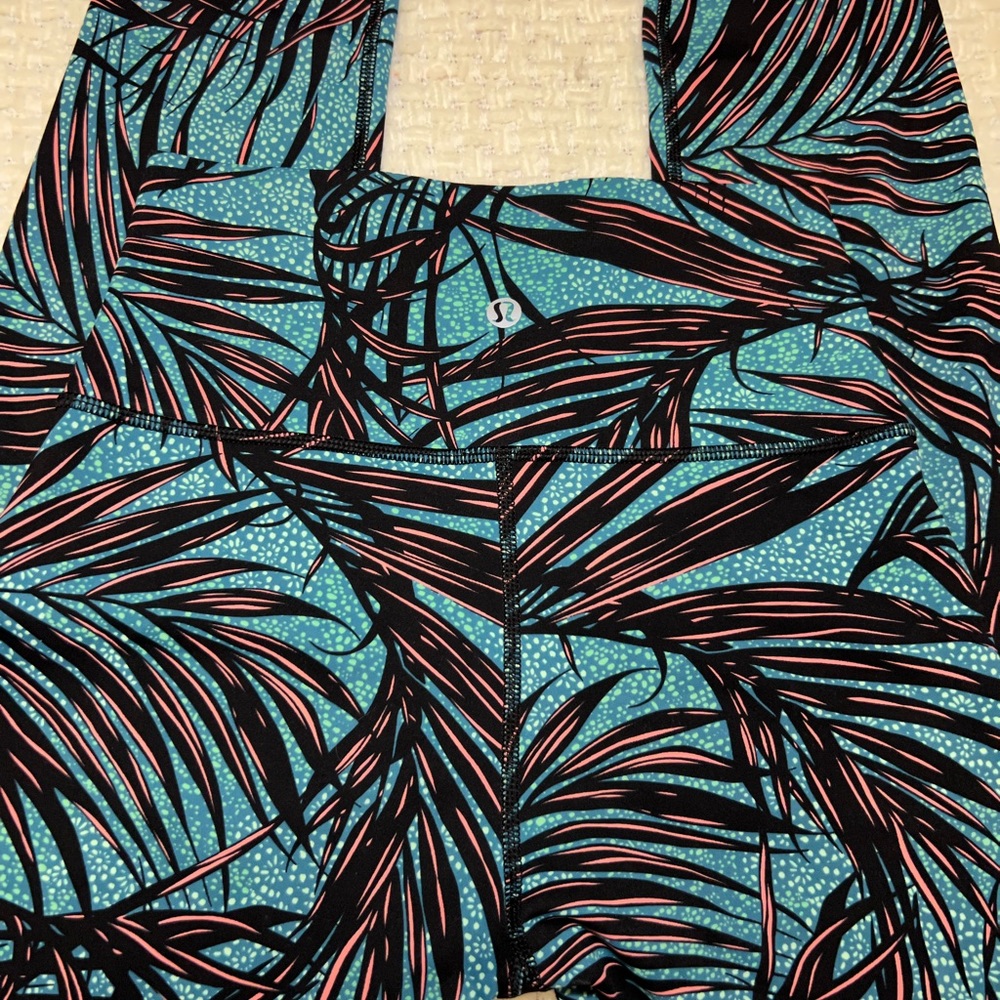 Lululemon Leggings - size 4.